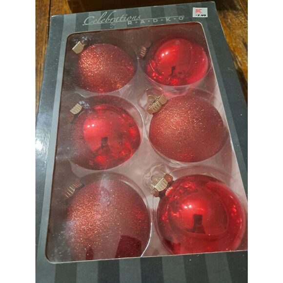 Vintage Red Glass Christmas Holiday Tree Ornaments Glass Balls - Picture 3 of 6